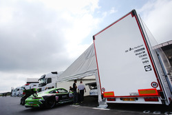 Preparativi nel paddock