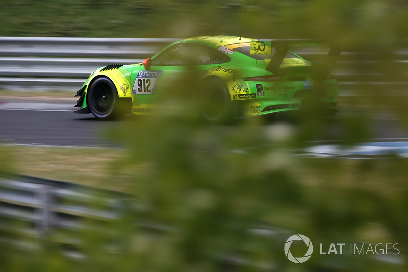#912 Manthey Racing Porsche 911 GT3 R: Richard Lietz, Patrick Pilet, Frédéric Makowiecki, Nick Tandy