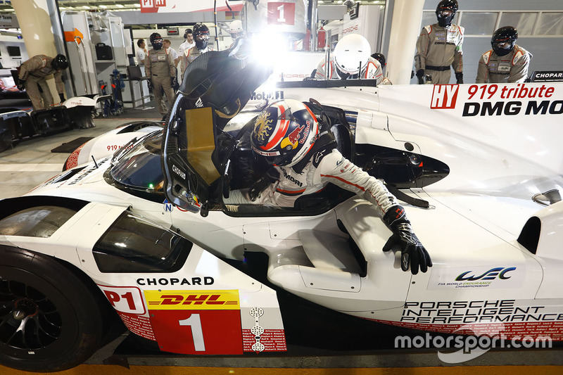 #1 Porsche Team Porsche 919 Hybrid: Neel Jani en pits