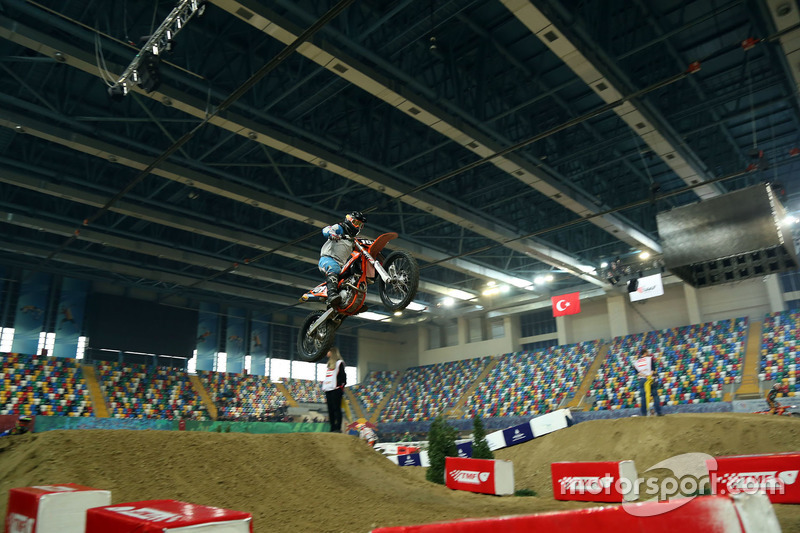 İstanbul Supercross Cuma antrenman