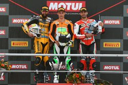 Sur le podium : le vainqueur Jules Cluzel, NRT, le deuxième, Randy Krummenacher, BARDAHL Evan Bros, le troisième, Raffaele De Rosa, MV Agusta Reparto Corse by Vamag