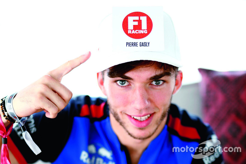 Pierre Gasly, Scuderia Toro Rosso, saat sesi wawancara bersama majalah F1 Racing