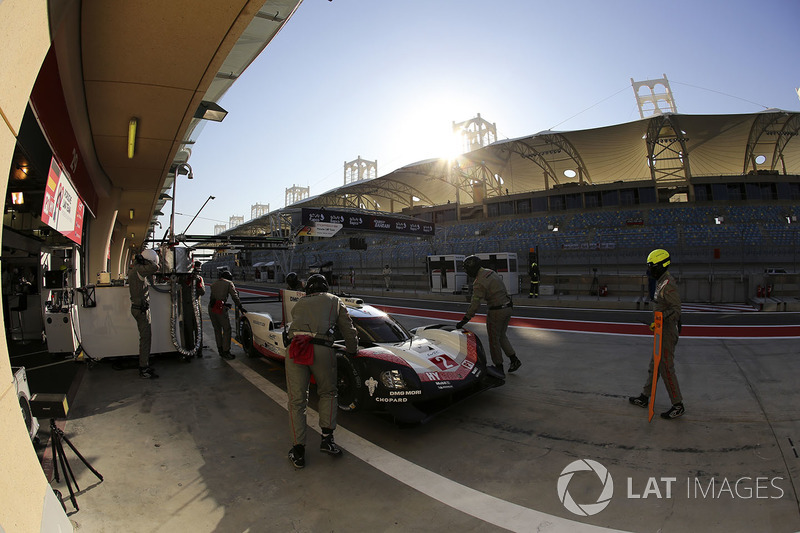#2 Porsche Team Porsche 919 Hybrid: Timo Bernhard, Earl Bamber, Brendon Hartley