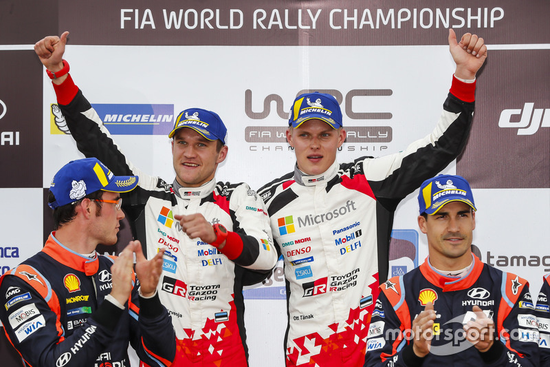 Podium: winners Ott Tanak, Martin Järveoja, Toyota Gazoo Racing, second place Thierry Neuville, Nicolas Gilsoul, Hyundai Motorsport, third place Dani Sordo, Carlos del Barrio, Hyundai Motorsport