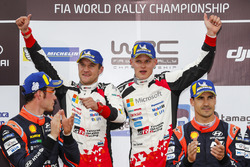 Podium: winners Ott Tanak, Martin Järveoja, Toyota Gazoo Racing, second place Thierry Neuville, Nicolas Gilsoul, Hyundai Motorsport, third place Dani Sordo, Carlos del Barrio, Hyundai Motorsport