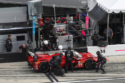 Pitstop, #77 Mazda Team Joest Mazda DPi, P: Oliver Jarvis, Tristan Nunez, René Rast
