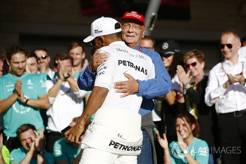 Lewis Hamilton, Mercedes AMG F1, Niki Lauda, Non-Executive Chairman, Mercedes AMG F1, celebrate Cons