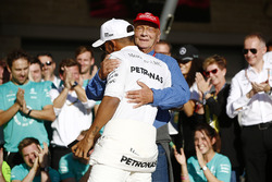 Lewis Hamilton, Mercedes AMG F1, Niki Lauda, Non-Executive Chairman, Mercedes AMG F1, celebrate Constructors' Championship victory with the rest of the team