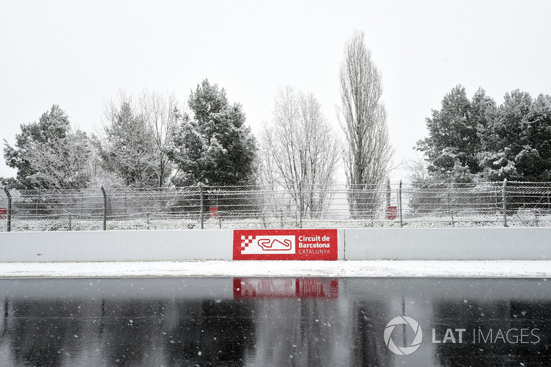 Snow stops testing on day three