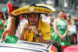 Carlos Sainz Jr., Scuderia Toro Rosso on the drivers parade
