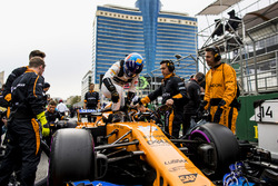 Fernando Alonso, McLaren MCL33 Renault, climbs out of his car on the grid