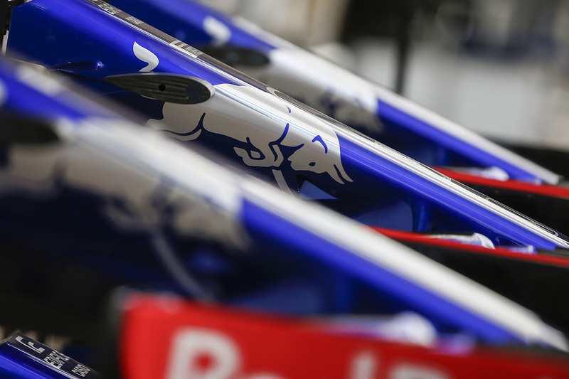 Scuderia Toro Rosso front wing
