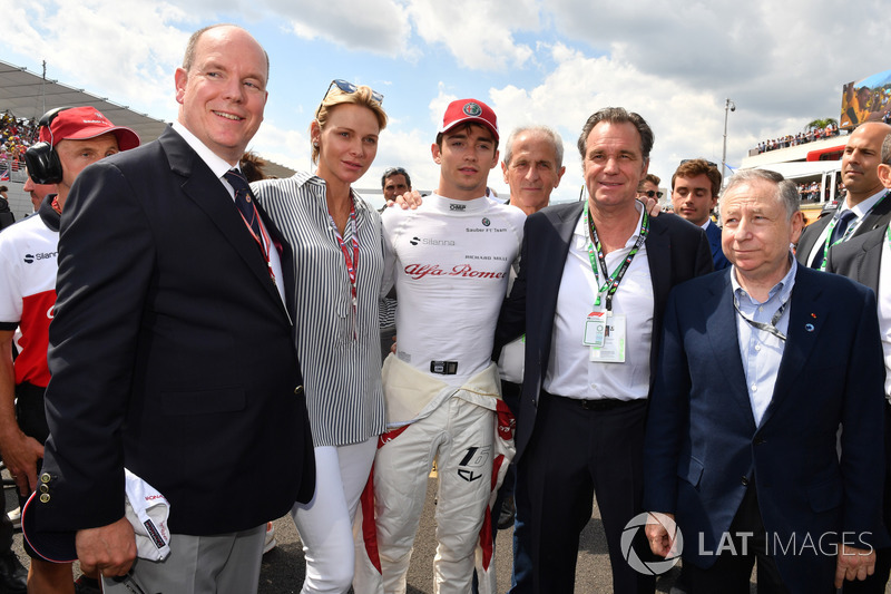 SAS Prince Albert de Monaco avec la Princesse Charlene, Charles Leclerc, Sauber sur la grille avec Jean Todt, président de la FIA