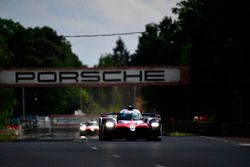 #7 Toyota Gazoo Racing Toyota TS050: Mike Conway, Kamui Kobayashi, Jose Maria Lopez