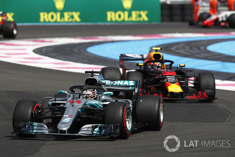 Arrancada Lewis Hamilton, Mercedes AMG F1 W09 líder