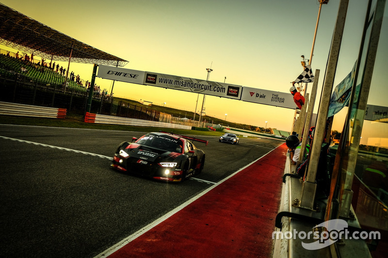 Los ganadores: #1 Belgian Audi Club Team WRT Audi R8 LMS: Alex Riberas, Christopher Mies