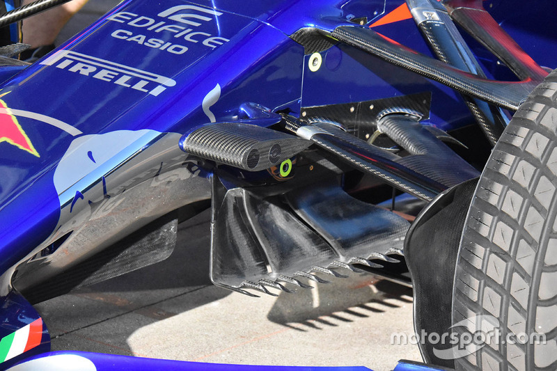 Scuderia Toro Rosso STR13, dettaglio della carrozzeria