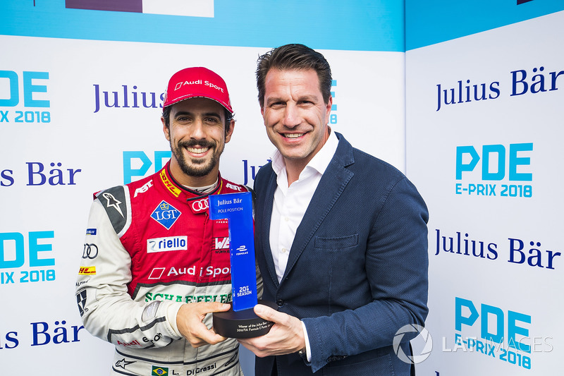 Lucas di Grassi, Audi Sport ABT Schaeffler, Pole Pozisyonu ödülünü alıyor