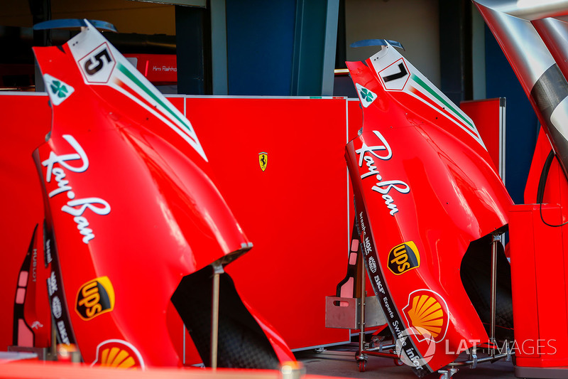 Cofani motore di Sebastian Vettel, Ferrari e Kimi Raikkonen, Ferrari