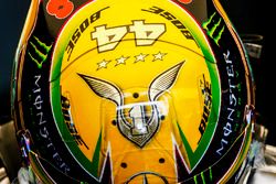 Il casco di Lewis Hamilton, Mercedes AMG F1, che celebra il suo quarto titolo mondiale