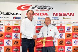 Gerhard Berger, ITR-voorzitter, Masaaki Bandoh, voorzitter GTA