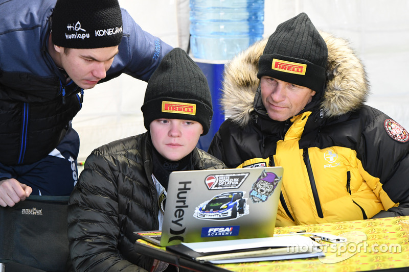 Oliver Solberg con il padre Petter Solberg