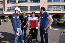 Esteban Ocon, Force India F1 and Charles Leclerc, Sauber