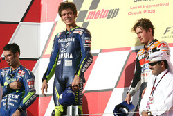 Podium: race winner Valentino Rossi, Yamaha Factory Racing, second place Marco Melandri, Honda, third place Nicky Hayden, Honda
