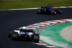 Брендон Хартли, Scuderia Toro Rosso STR13, и Сергей Сироткин, Williams FW41