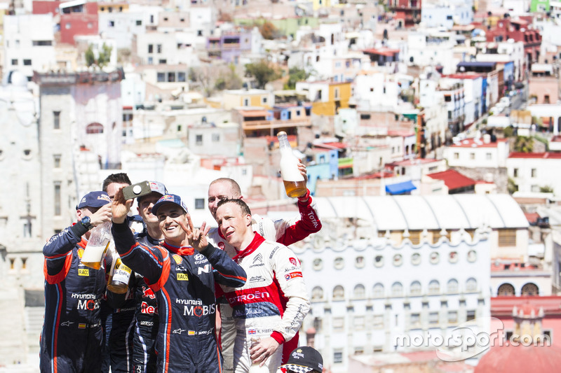 Podium: Ganador, Sébastien Ogier, Julien Ingrassia, M-Sport Ford WRT Ford Fiesta WRC, segundo, Dani Sordo, Carlos Del Barrio, Hyundai Motorsport Hyundai i20 Coupe WRC, tercero, Kris Meeke, Paul Nagle, Citroën World Rally Team Citroën C3 WRC