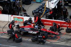 Robert Wickens, Schmidt Peterson Motorsports Honda, pit stop