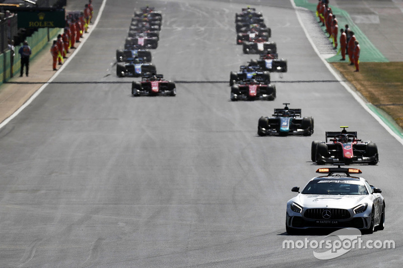 George Russell, ART Grand Prix leads Alexander Albon DAMS