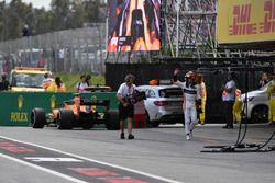 Сход: Стоффель Вандорн, McLaren