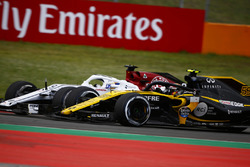 Carlos Sainz Jr., Renault Sport F1 Team R.S. 18, Marcus Ericsson, Sauber C37