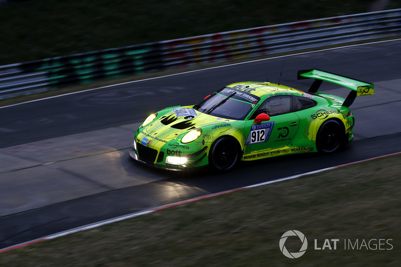 #912 Manthey Racing Porsche 911 GT3 R: Richard Lietz, Patrick Pilet, Frédéric Makowiecki, Nick Tandy