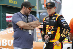 Daniel Hemric, Richard Childress Racing, South Point Hotel & Casino Chevrolet Camaro Brendan Gaughan, Beard Motorsports, Beard Oil Distributing/ South Point Hotel & Casino Chevrolet Camaro