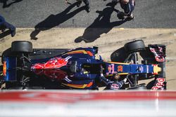 La Scuderia Toro Rosso STR11 di Max Verstappen, Scuderia Toro Rosso nei box