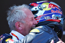 (L to R): Race winner Max Verstappen, Red Bull Racing celebrates with Dr Helmut Marko, Red Bull Motorsport Consultant in parc ferme
