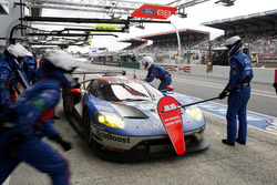 Arrêt aux stands #68 Ford Chip Ganassi Racing Ford GT: Joey Hand, Dirk Müller, Sébastien Bourdais