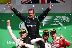 Podium: 1. Lewis Hamilton, Mercedes AMG F1; 2. Nico Rosberg, Mercedes AMG F1; 3. Sebastian Vettel, F