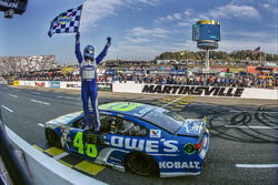 Race winner Jimmie Johnson, Hendrick Motorsports Chevrolet