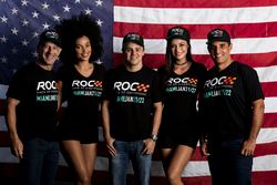 Tony Kanaan, Felipe Massa, Juan Pablo Montoya con las chicas ROC