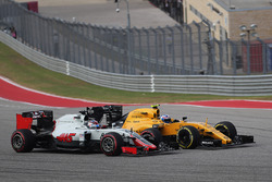 Romain Grosjean, Haas F1 Team and Jolyon Palmer, Renault Sport F1 Team RE16