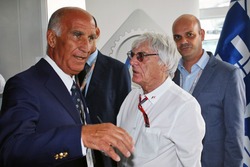 Dr. Angelo Sticchi Damiani, président ACI avec Bernie Ecclestone lors de l'annonce de l'accord trouvé avec Monza
