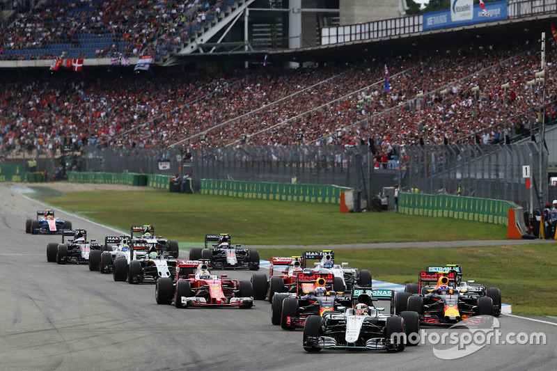 Lewis Hamilton, Mercedes AMG F1 W07 Hybrid leads at the start of the race