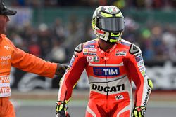 Andrea Iannone, Ducati Team, después de su choque