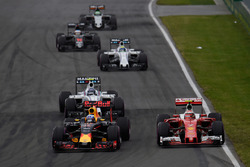 Max Verstappen, Red Bull Racing RB12 and Kimi Raikkonen, Ferrari SF16-H battle for position