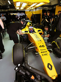 Sergey Sirotkin, Renault Sport F1 Team RS16