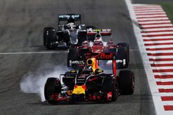 Daniel Ricciardo, Red Bull Racing RB12 locks up under braking