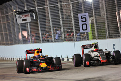 Max Verstappen, Red Bull Racing RB12 and Esteban Gutierrez, Haas F1 Team VF-16